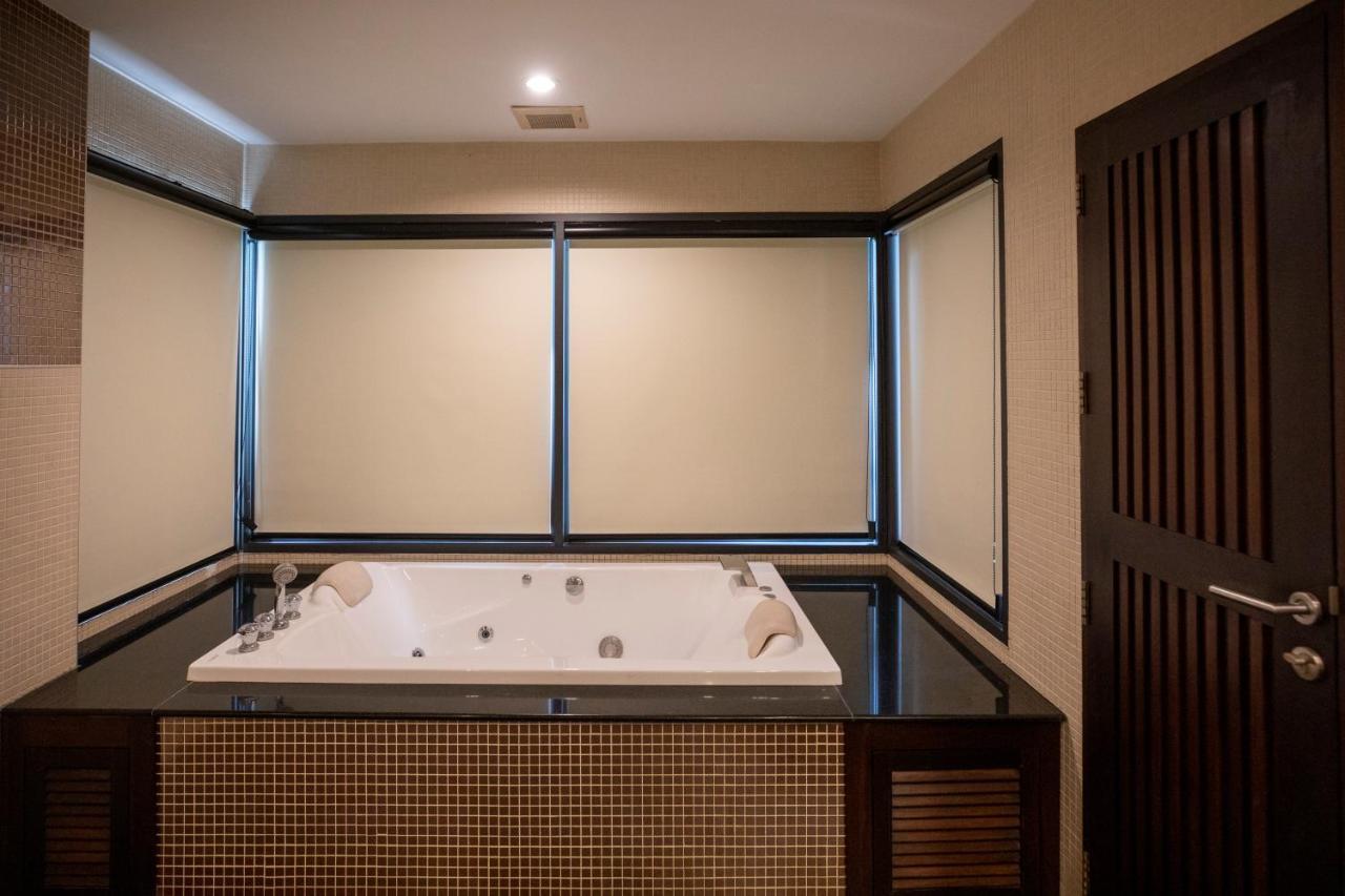 Phuket Superior Sunrise Sea View Private Pool Villa Ban Kata Exterior foto